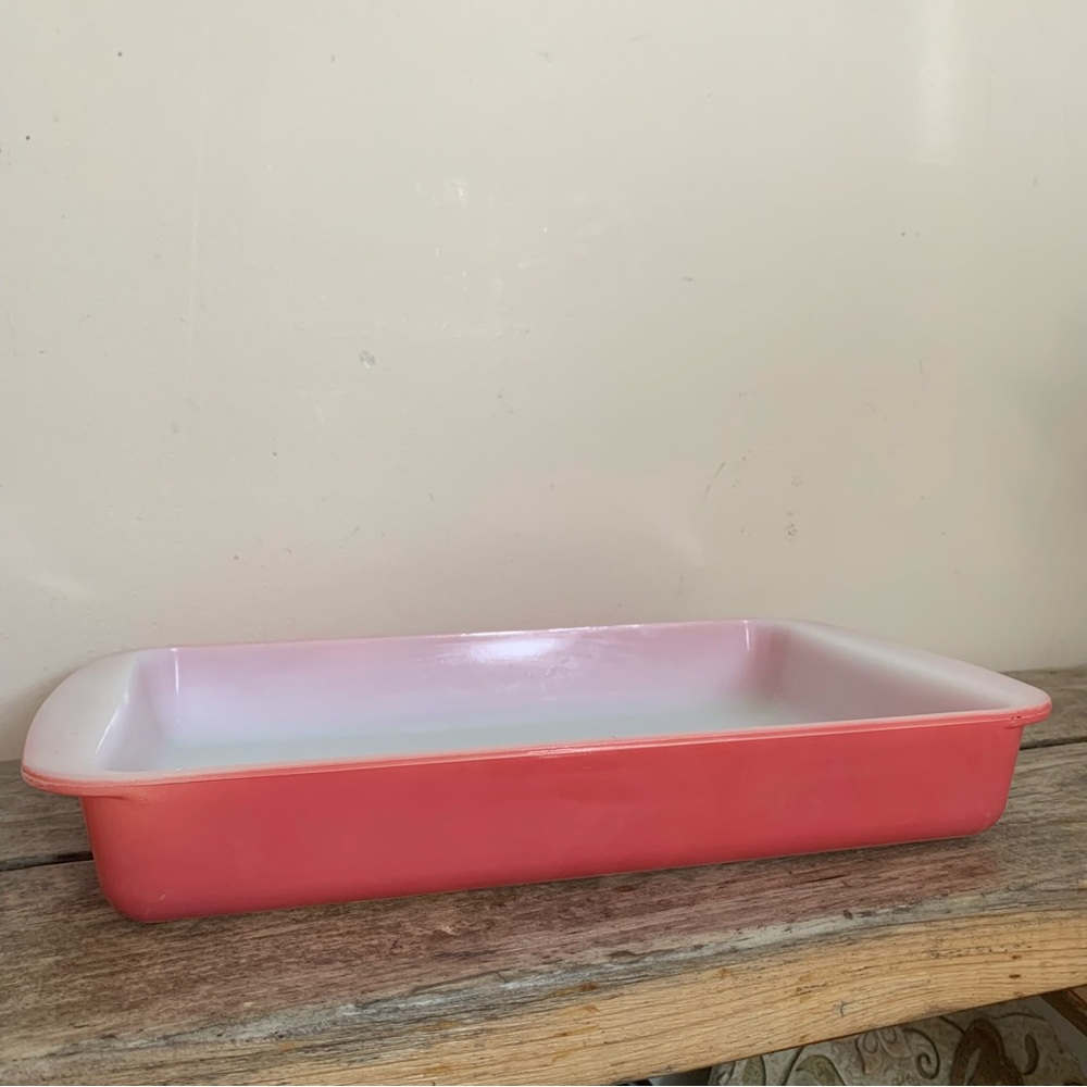 Vintage Pyrex Flamingo pink 232 2Q baking pan